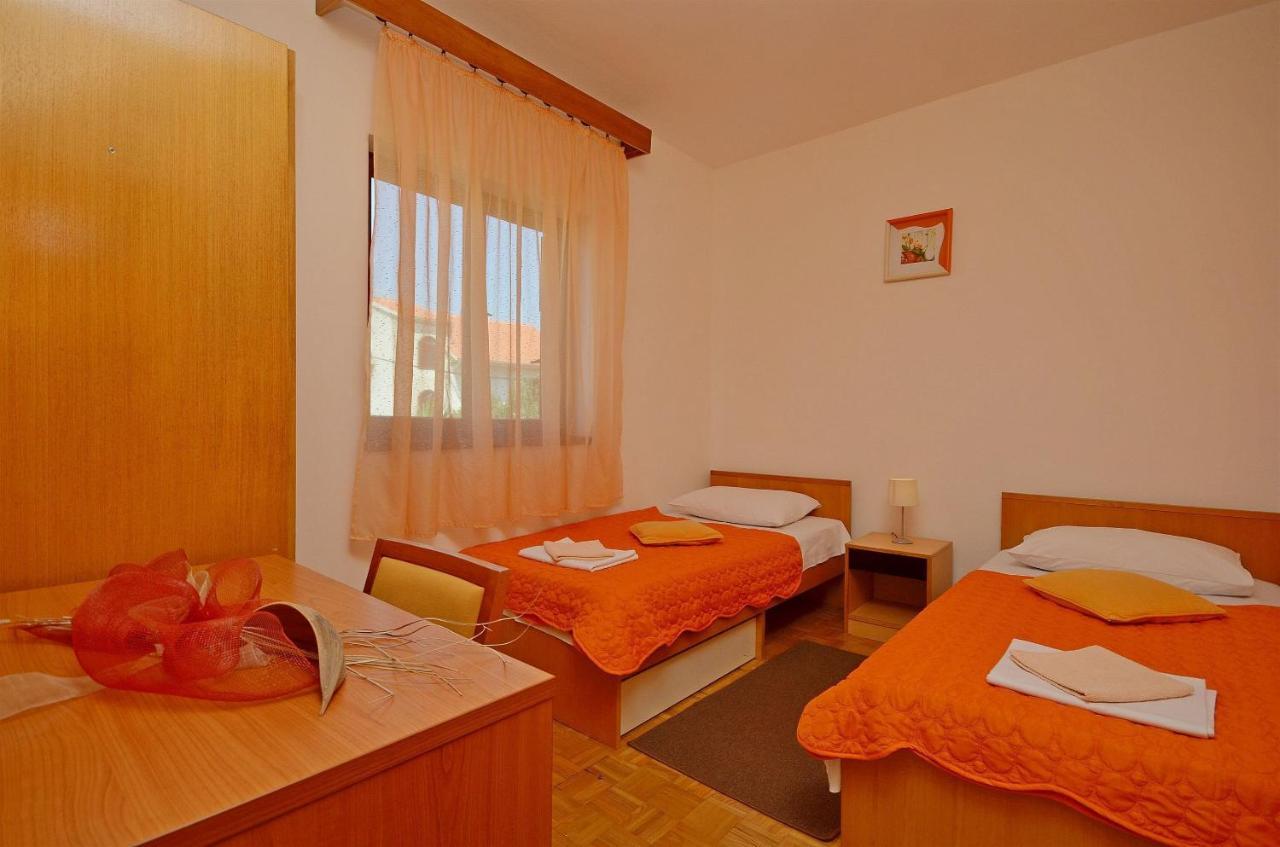 Apartment And Room Ivica Vodice Eksteriør bilde
