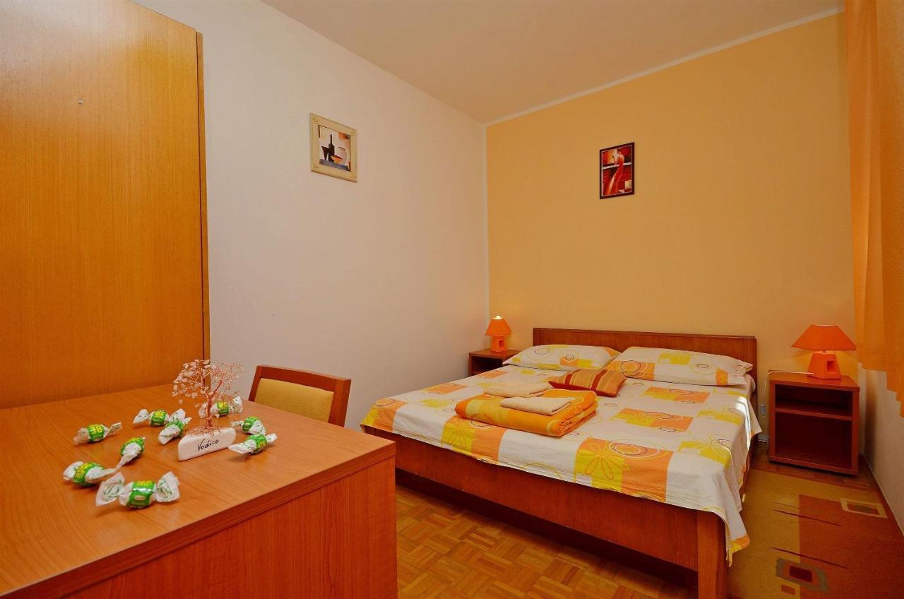 Apartment And Room Ivica Vodice Eksteriør bilde