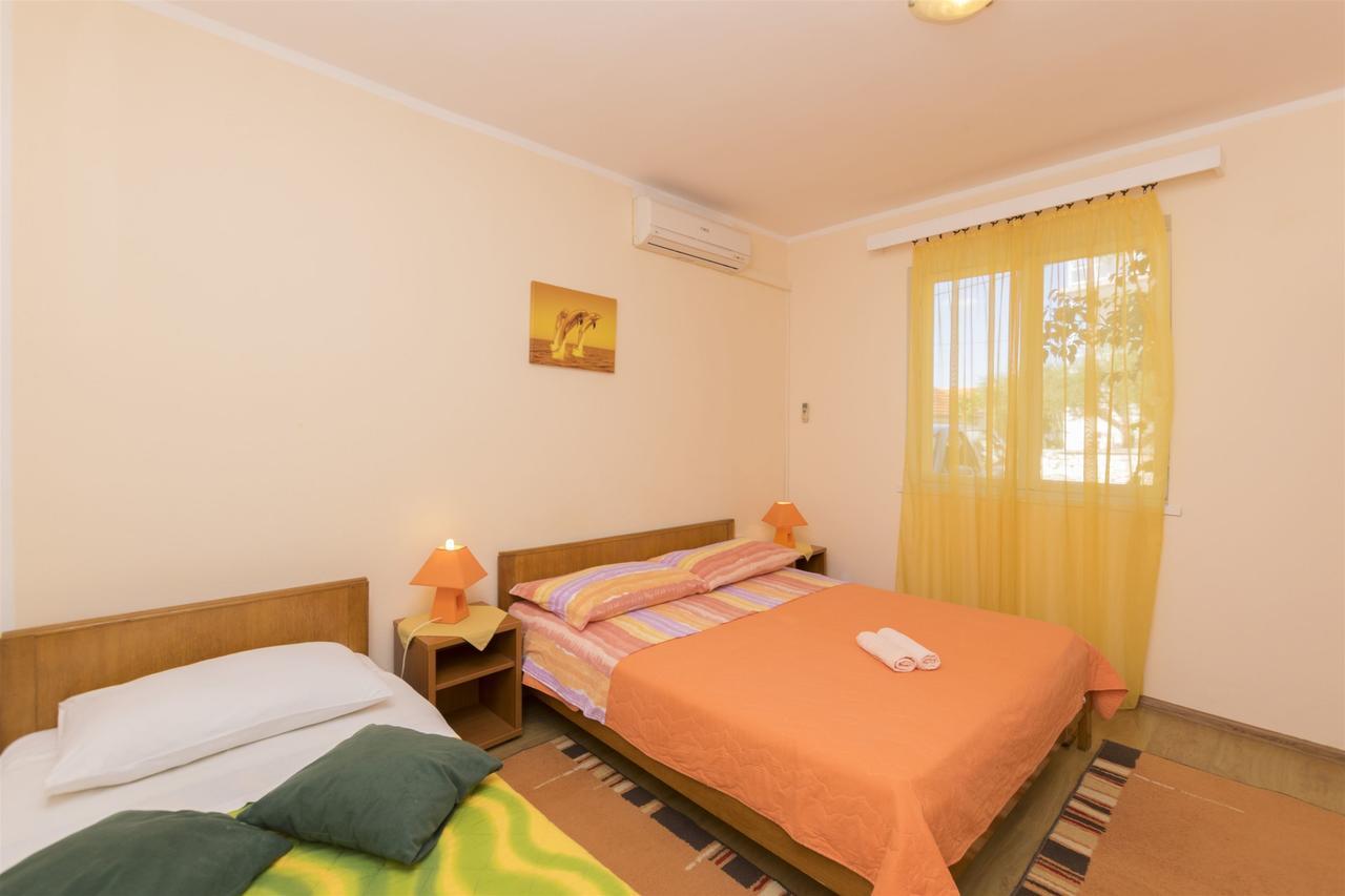 Apartment And Room Ivica Vodice Eksteriør bilde