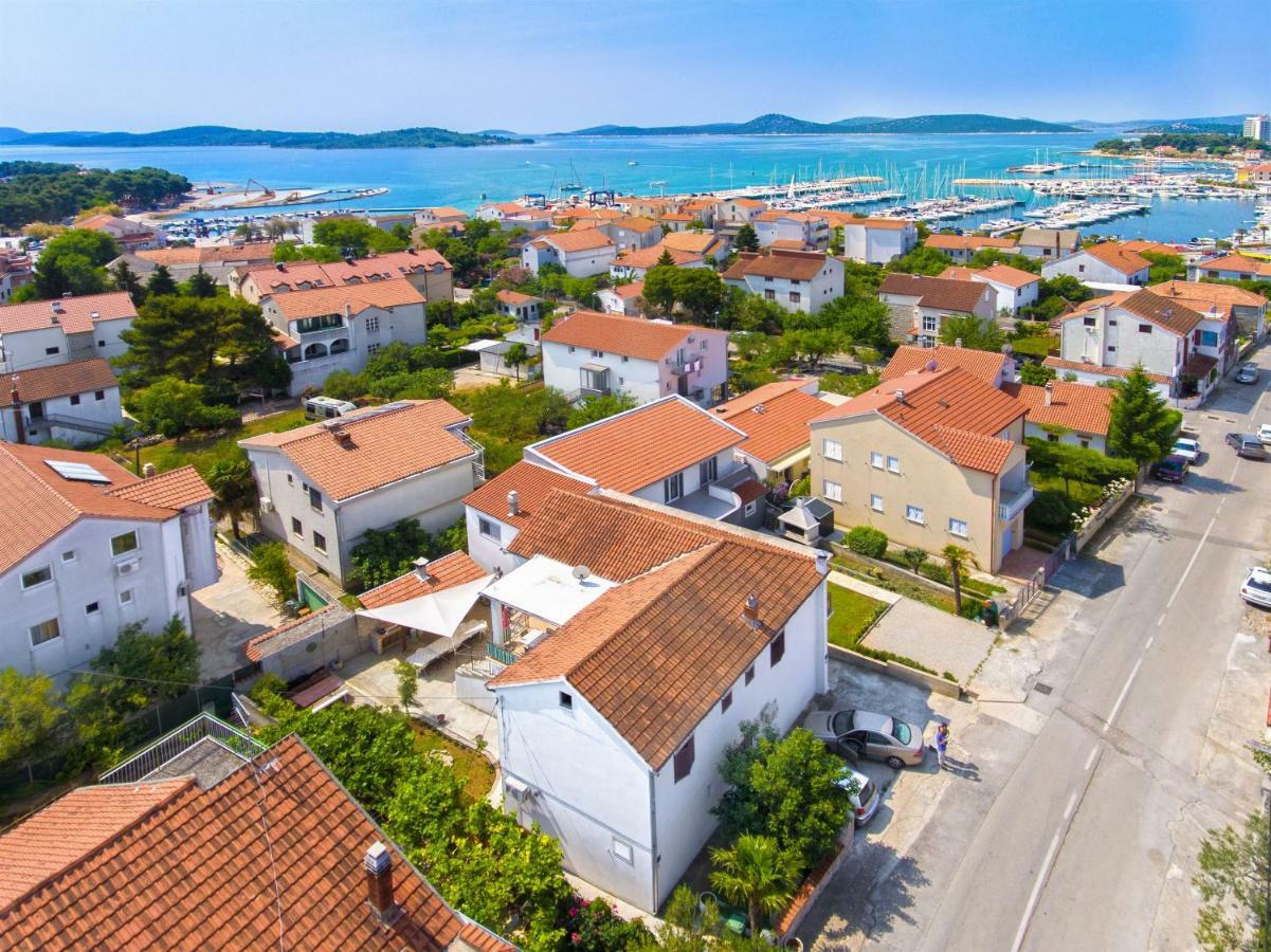 Apartment And Room Ivica Vodice Eksteriør bilde